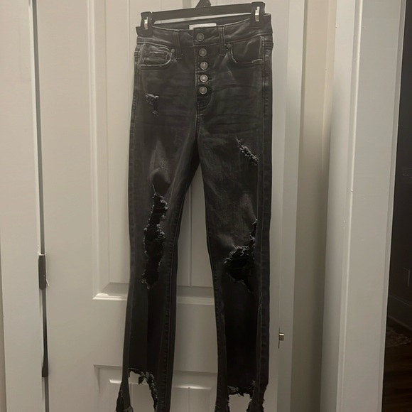 Zenana black distressed jeans. Excellent condition, only worn once. Size 25. - Picture 1 of 9
